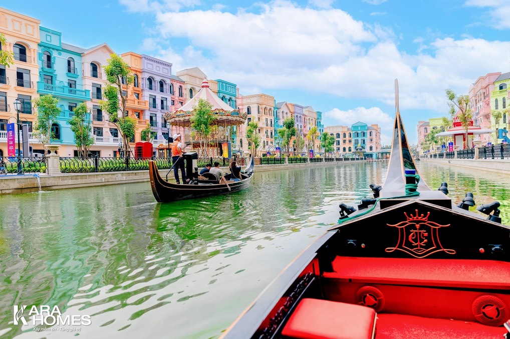 Mega Grand World - Du thuyền Gondola dọc sông Venice